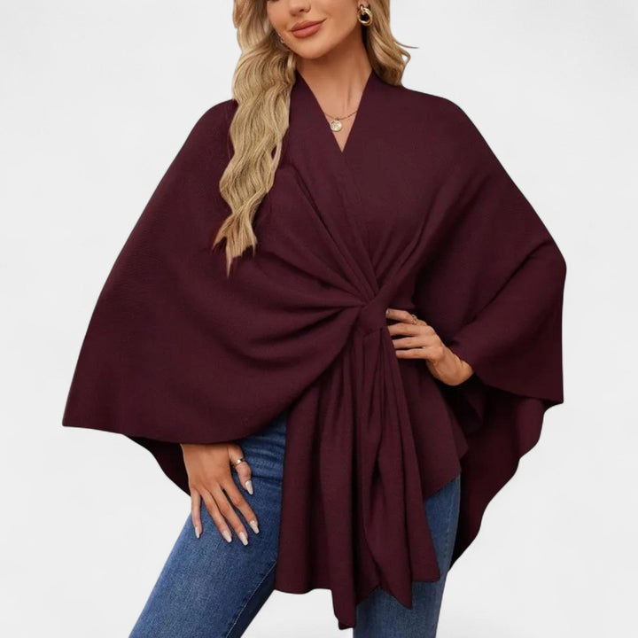 Daniela – Elegantní pončo s jemným spadením a mašlí