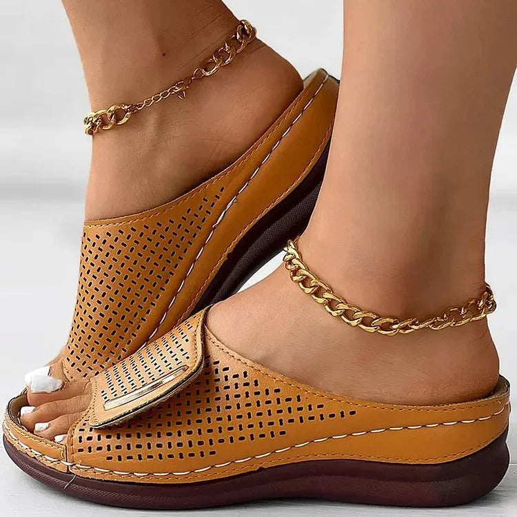 Joanna | Minimalistické slip-on sandály