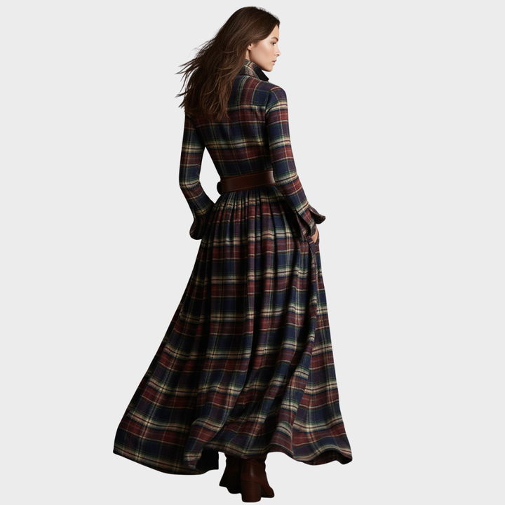 Maxi etnické retro šaty – design hnědých kostek s klasickým límcem