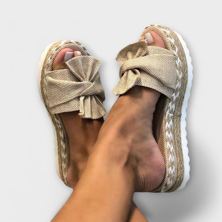 Isadora - Ortopedické sandály s mašlí