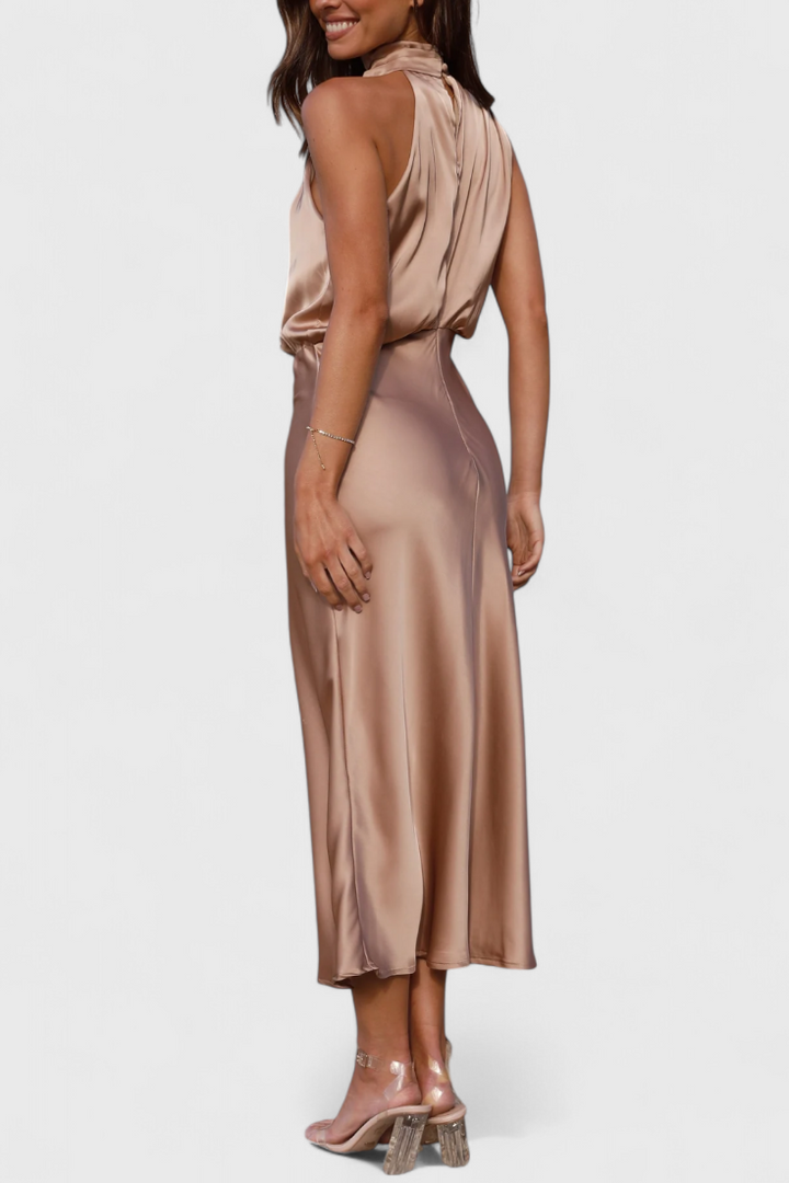 Rina Elegantní Šaty s Halter Výstřihem a Drapérií