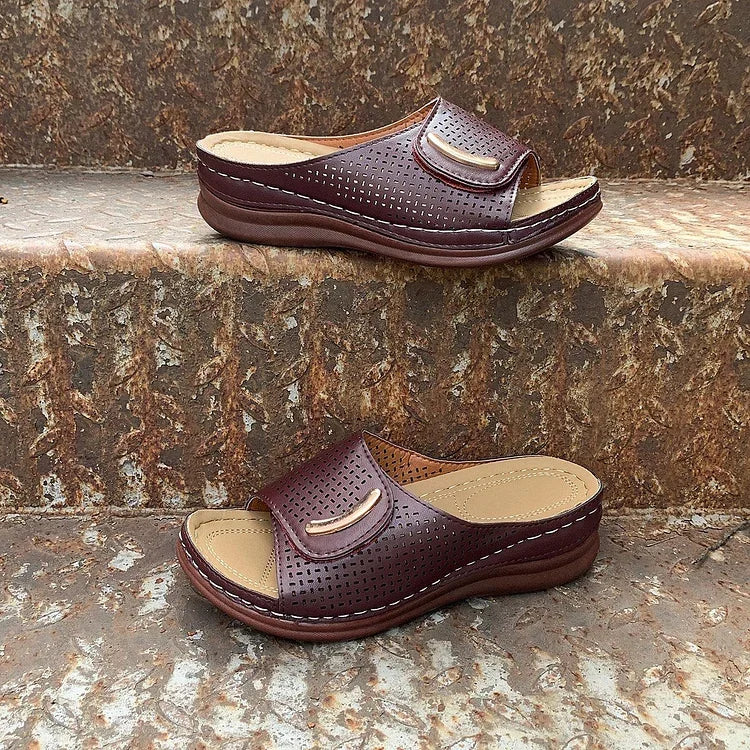 Joanna | Minimalistické slip-on sandály